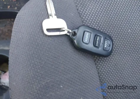 2004 Pontiac Vibe из США, поврежденный, VIN 5Y2SL628X4Z446597